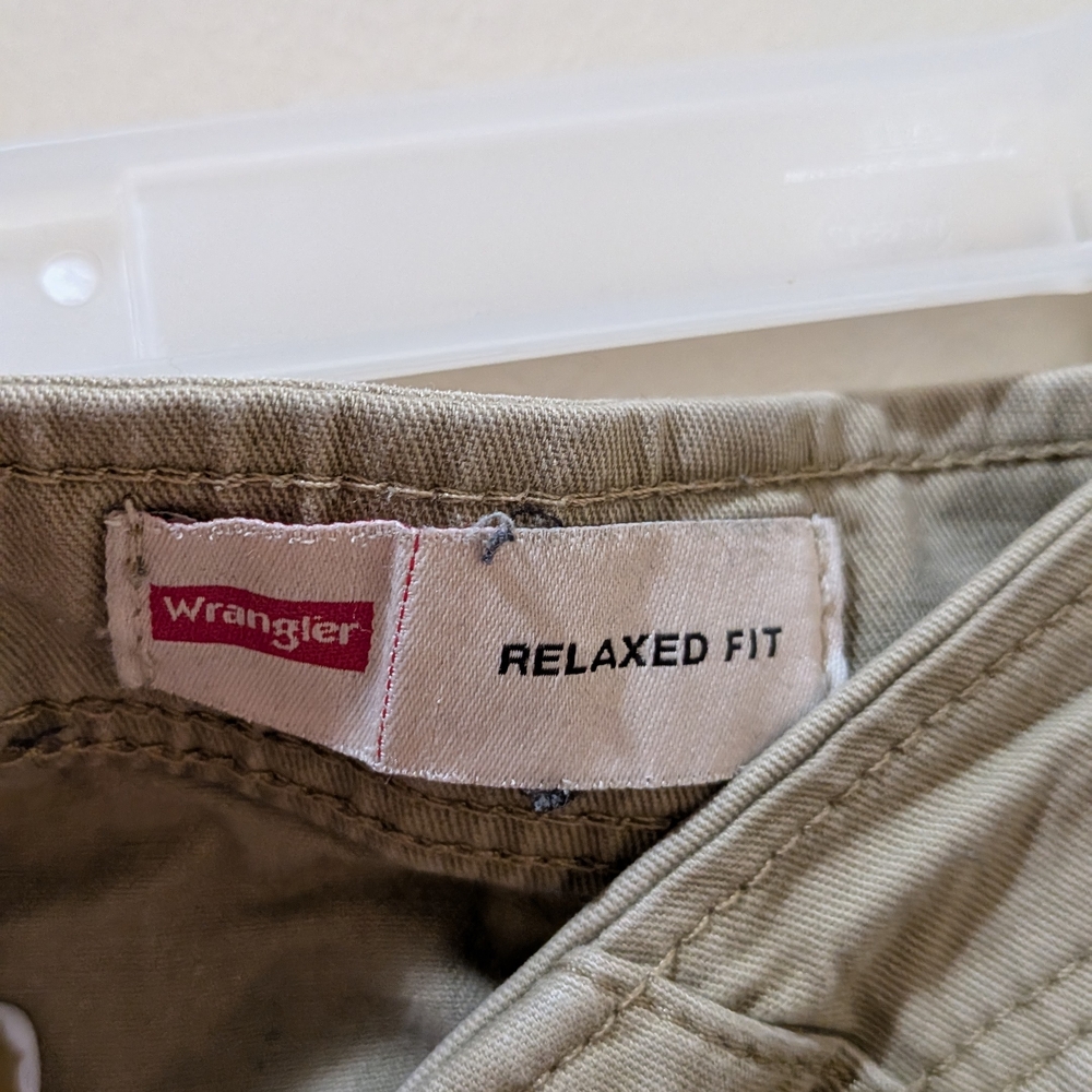 Wrangler Men's Cargo Pants in Tan - Picture 8 of 12